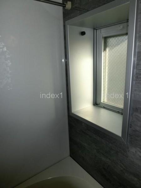 Bathroom. Bright bathroom dated window ☆