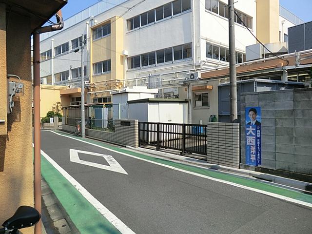 Primary school. 320m to Edogawa Ward second Matsue Elementary School