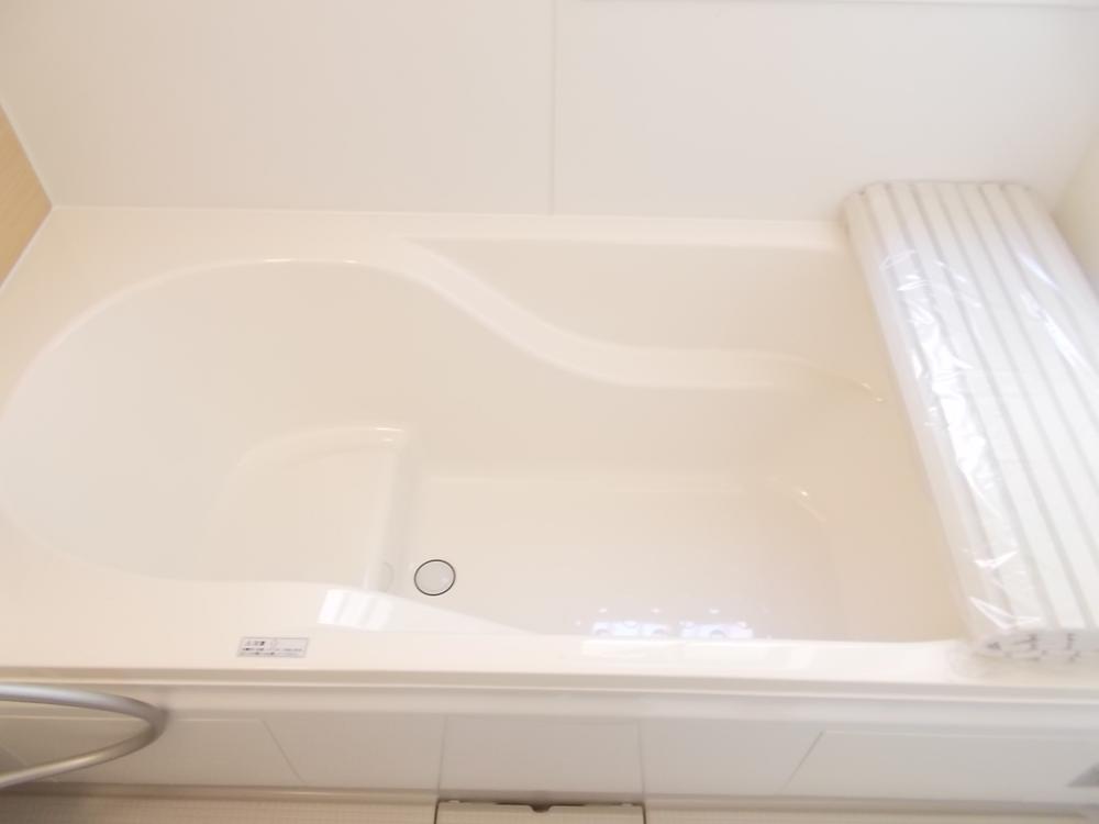 Bathroom. Wide it can stretch even foot ~ Please heal slowly tired of the bathtub one day have