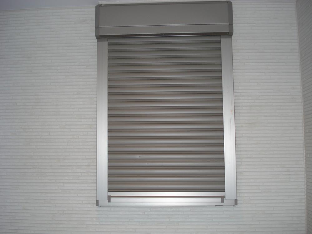 Other local. First floor shutter part