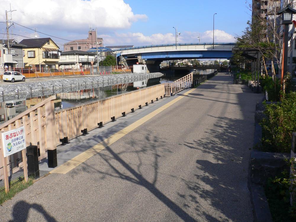park. Thousand Shinkawa cherry cherry-blossom viewing can enjoy in the spring