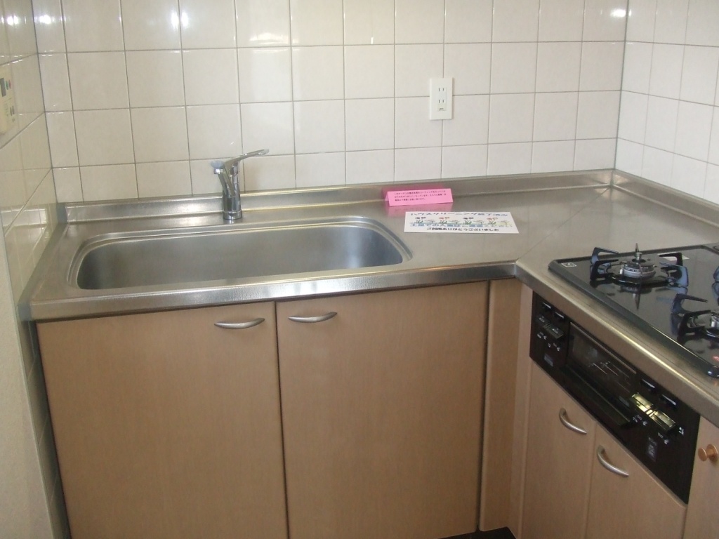 Kitchen. 3-burner stove with system Kitchen