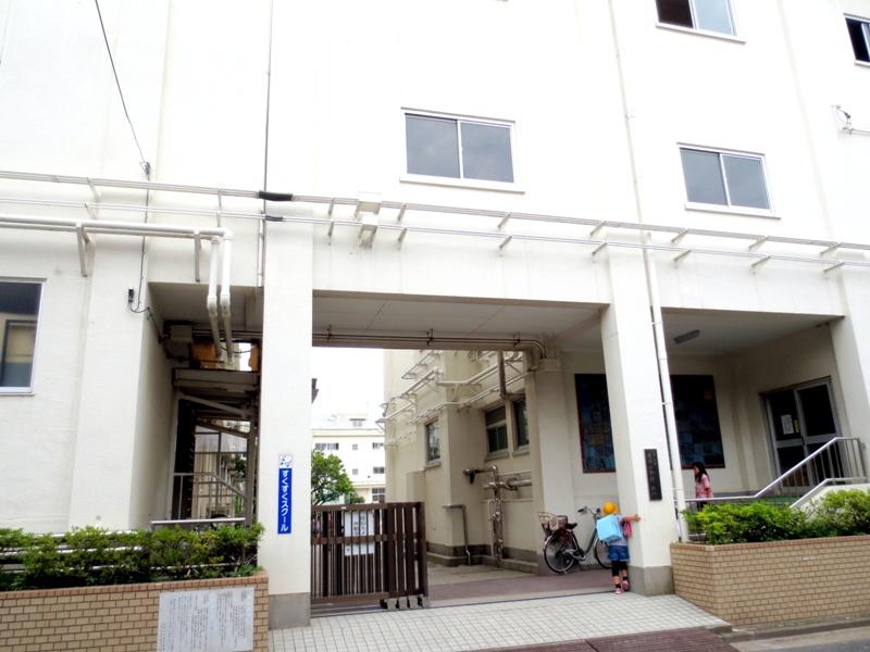 Primary school. 1200m to Kasai elementary school