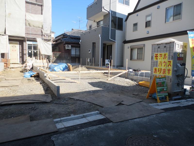 Local appearance photo. Local (12 May 2013) Shooting