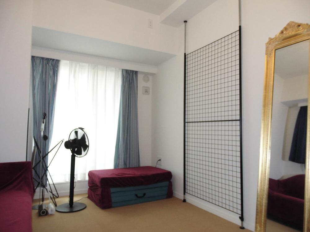 Non-living room. Indoor (11 May 2013) Shooting