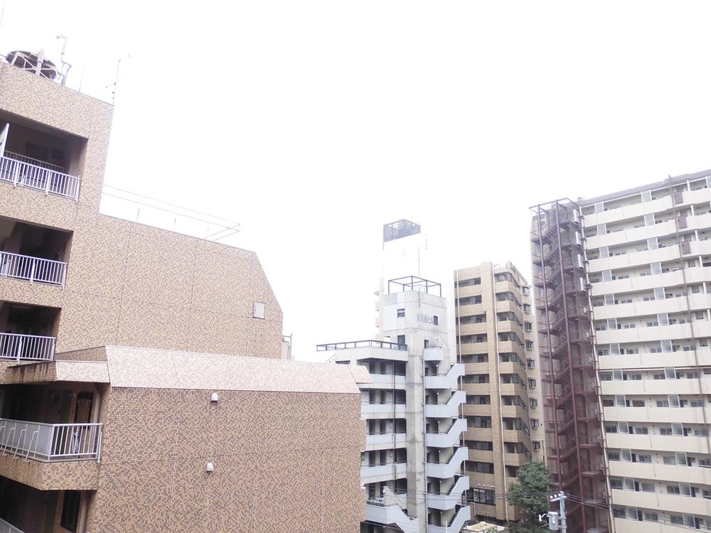 View photos from the dwelling unit. View from the site (November 2013) Shooting