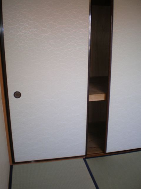 Receipt. It is a Japanese-style room storage