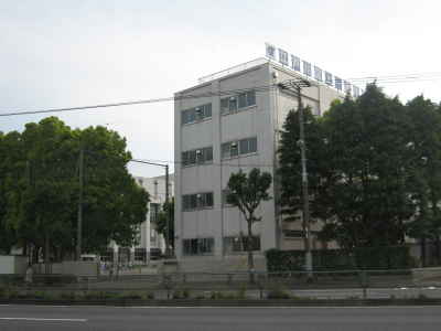 Junior high school. Kamiisshiki 761m until junior high school (junior high school)