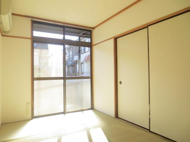 Living and room. Japanese-style room 2