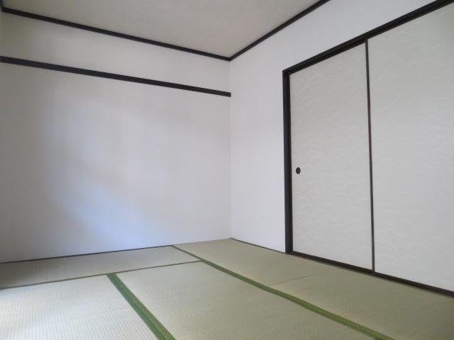 Living and room. Japanese-style room 2