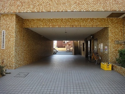 Entrance. entrance, Auto is a lock