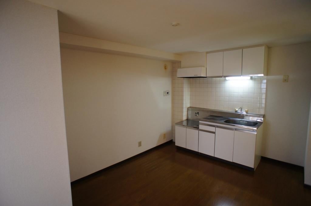 Living and room. dining, Flooring