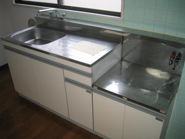 Kitchen. Kitchen (same type)