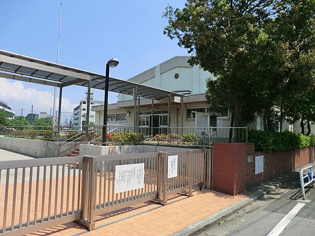 Primary school. 260m until Nishi Elementary School Hirai stand Edogawa