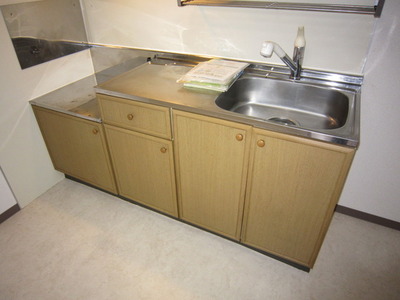 Kitchen. Two-burner gas stove installation Allowed