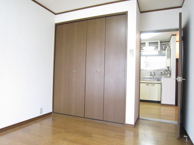 Other room space. Bright room