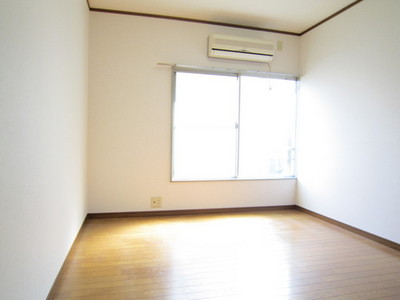 Living and room. Western-style 5.3 Pledge