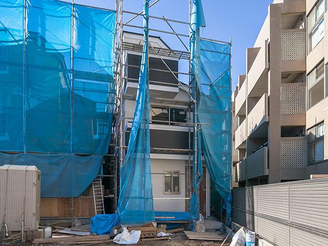 Local photos, including front road. Local (12 May 2013) Shooting