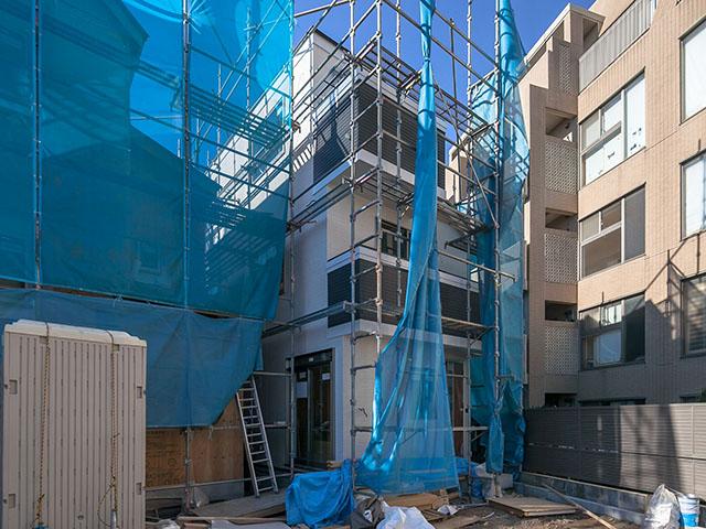 Local photos, including front road. Local (12 May 2013) Shooting