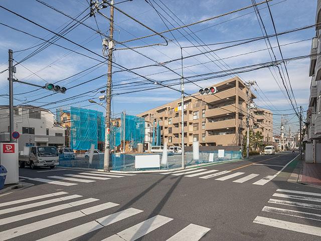 Local photos, including front road. Local (12 May 2013) Shooting