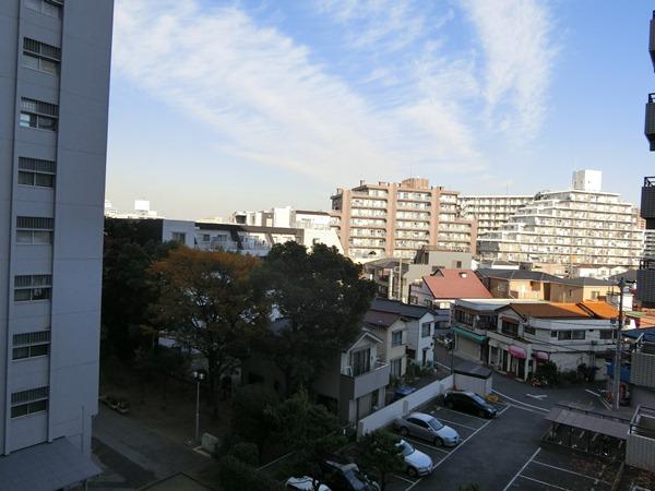 View photos from the dwelling unit. View (November 2013) Shooting