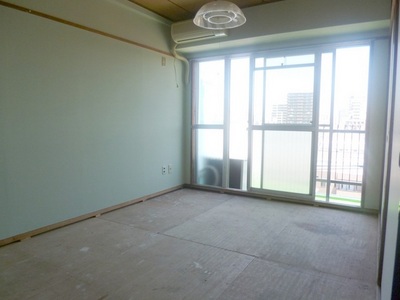 Living and room. It is calm Japanese-style rooms.