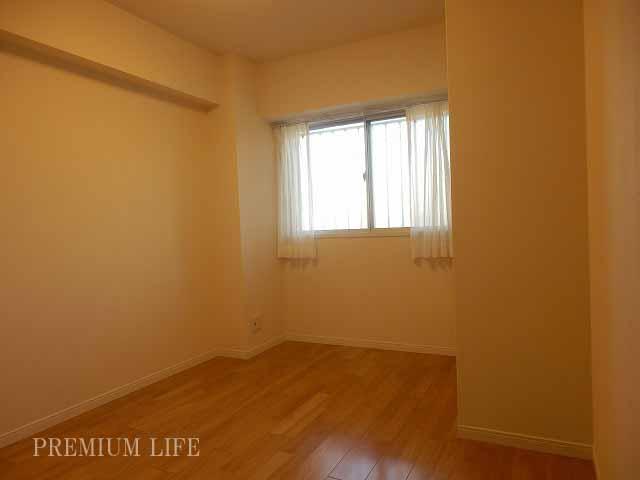 Non-living room. Western-style about 5.5 tatami rooms