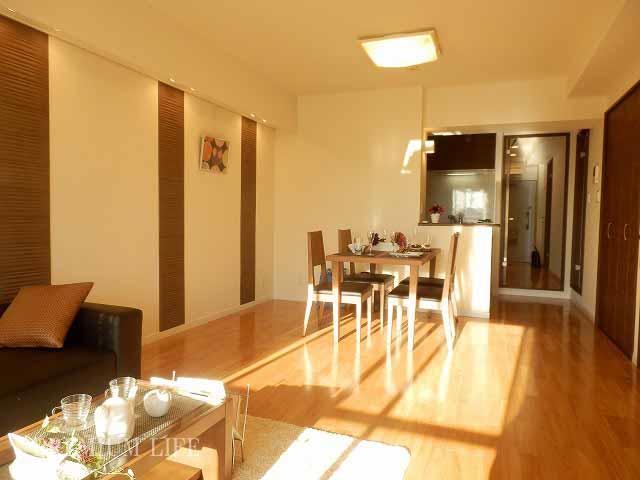 Living. About 13.3 Pledge spacious sun hit good living dining