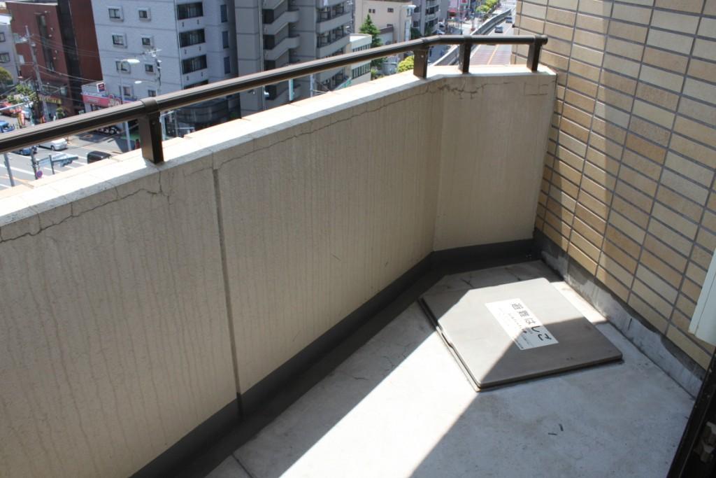 Balcony. Good balcony per yang