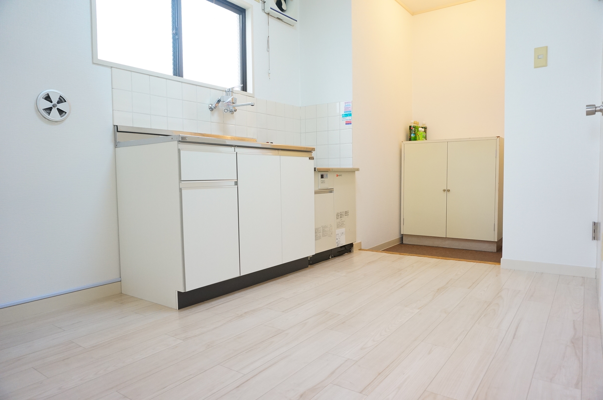 Living and room. Beautiful pre-reform