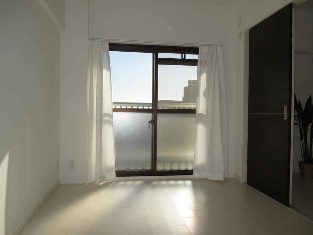 Non-living room. Indoor (12 May 2013) Shooting