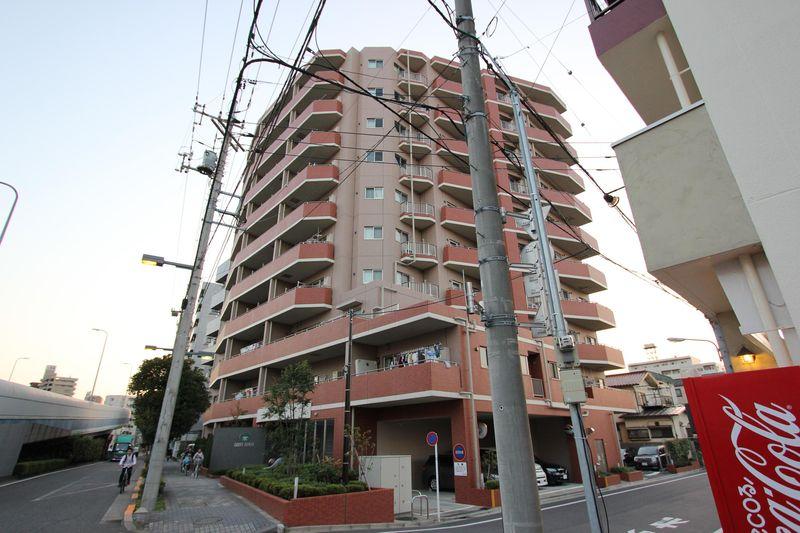 Local appearance photo. Popular tiled appearance photo of