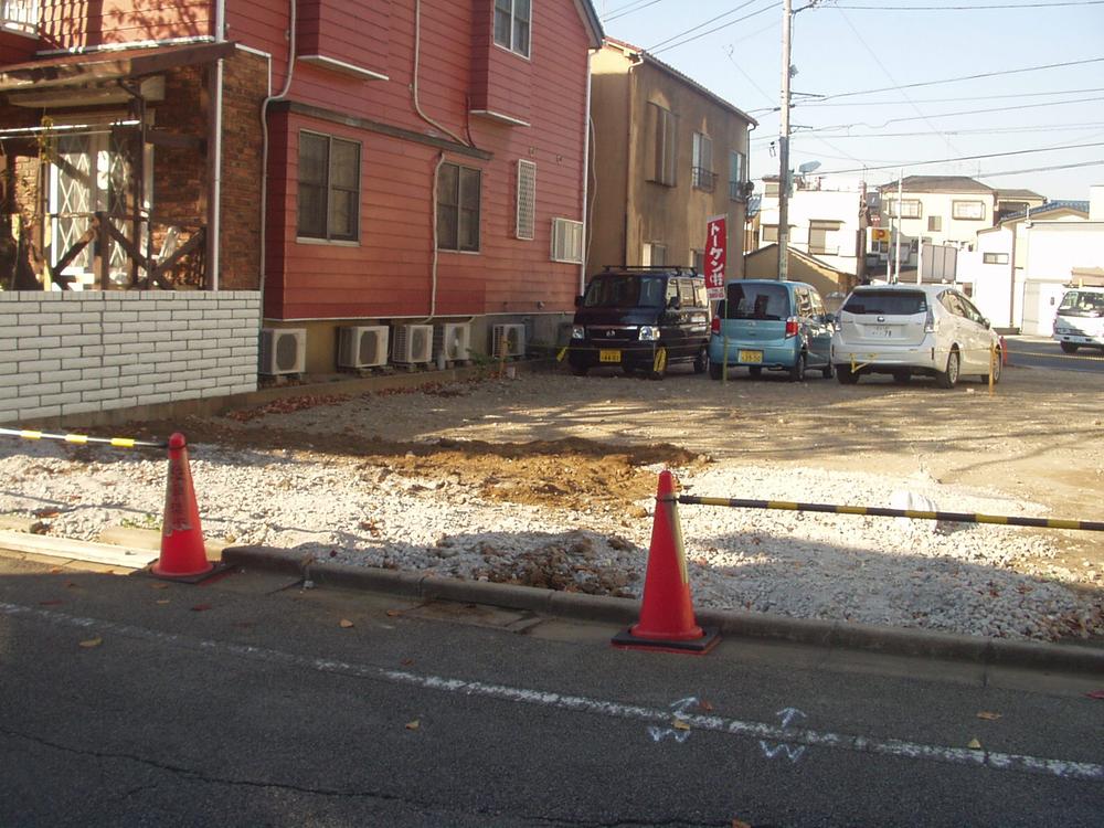 Local photos, including front road. Local (12 May 2013) Shooting