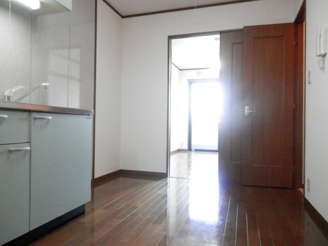 Living and room. Kitchen