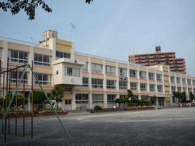 Primary school. Ward Ichinoe up to elementary school (elementary school) 570m