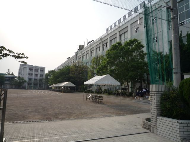 Junior high school. Municipal Matsue fifth junior high school (junior high school) up to 730m