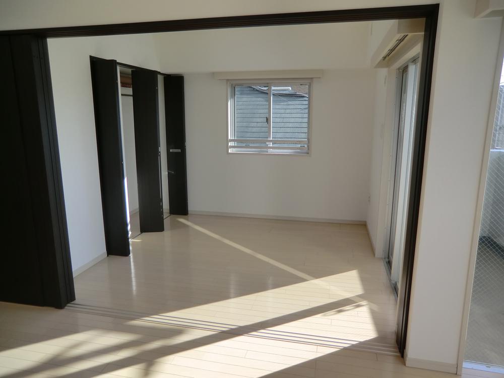 Non-living room. Very positive per good Western-style 5 Pledge. South, In the west of the two-sided lighting, It is also possible to use in this way by connecting with the living. Of course, it is with lighting equipment.