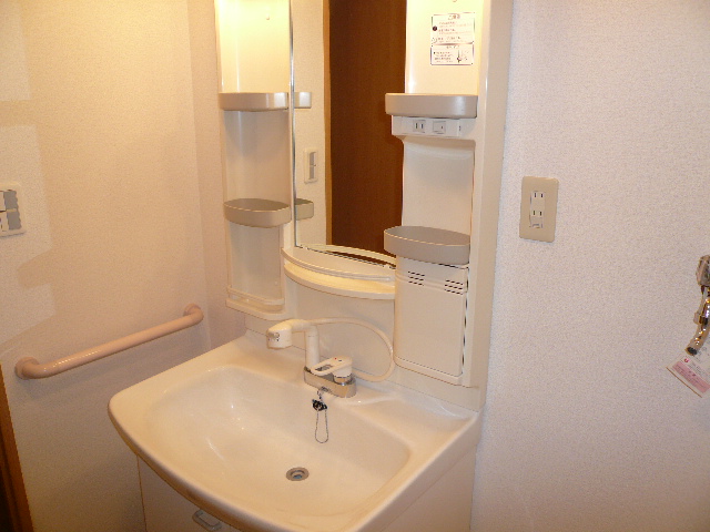 Washroom. Shampoo dresser ☆ 