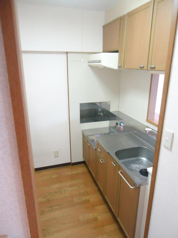 Kitchen. Two-burner stove installation Allowed