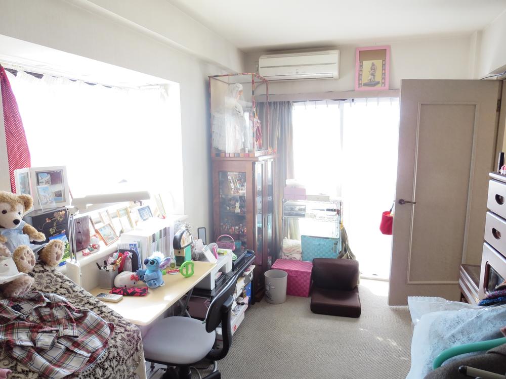 Non-living room. The southeast corner room is a bright room with two-sided lighting