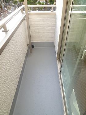 Balcony. Balcony (construction cases)