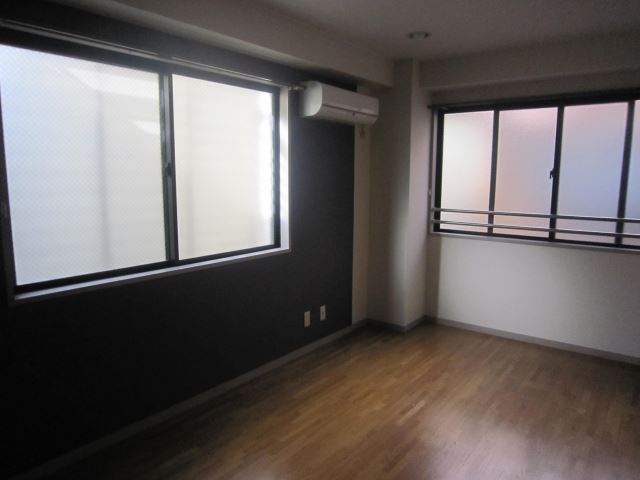 Living and room. LDK I lighting is fashionable.