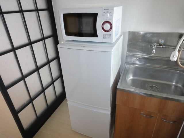 Kitchen. Furnished Home Appliances