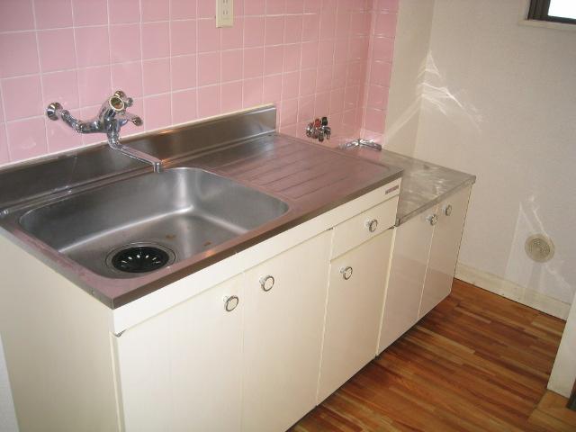 Kitchen. Kitchen (same type)