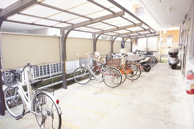 Other common areas. There is covered parking lot of peace of mind on a rainy day ☆