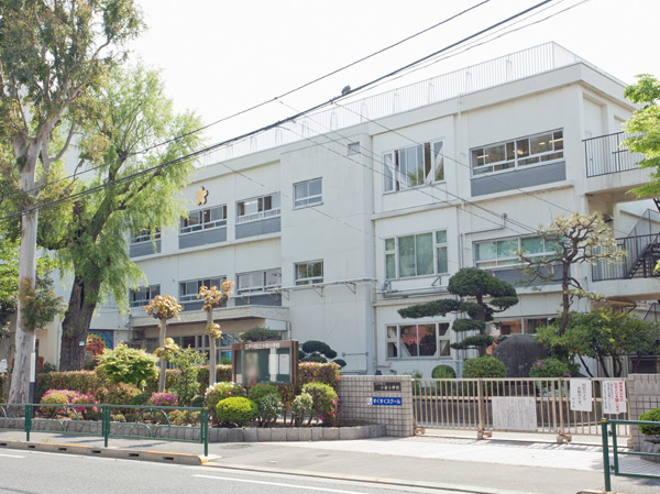 Surrounding environment. Koiwa elementary school (about 900m / A 12-minute walk)