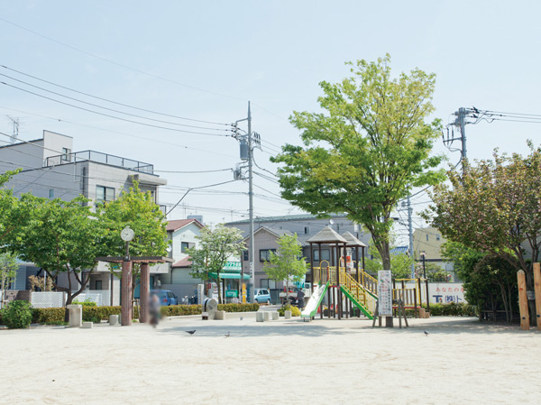 Surrounding environment. Duck Square (about 450m / 6-minute walk)