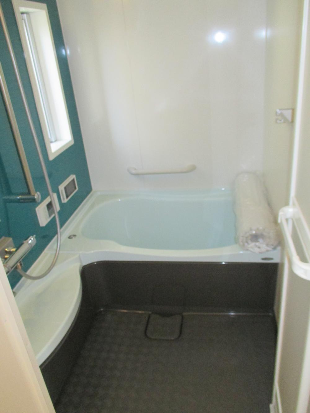 Bathroom. You can see TV