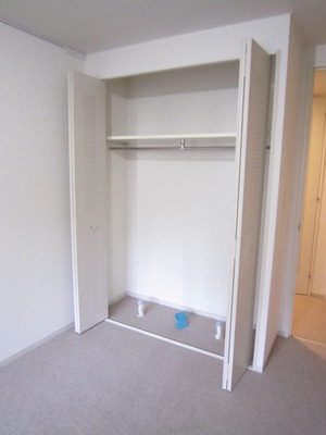 Receipt. Closet equipped