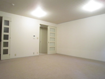 Other room space. Spacious room